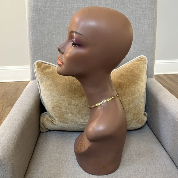 Mannequin Head - Picture 4 of 8